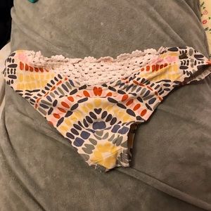 Patterned rip curl bikini bottoms